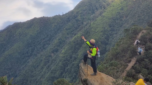 Lào Cai: Đề xuất xây dựng hệ thống tạo tuyết nhân tạo để phát triển du lịch băng tuyết trở thành sản phẩm độc đáo, duy nhất của Việt Nam- Ảnh 5. Lào Cai: Đề xuất xây dựng hệ thống tạo tuyết nhân tạo để phát triển du lịch băng tuyết trở thành sản phẩm độc đáo, duy nhất của Việt Nam- Ảnh 5.