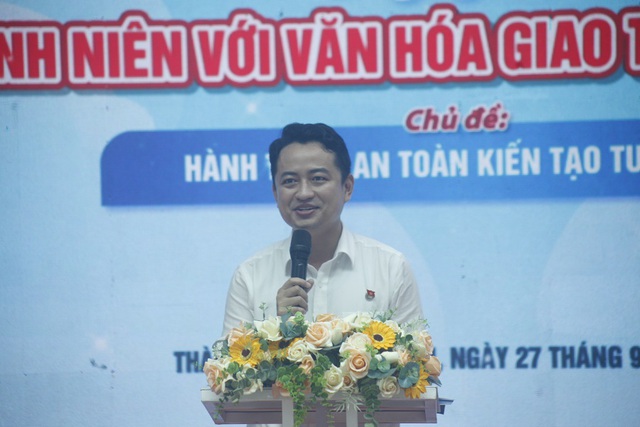 Đc Lê Tuấn Anh - PBT Thành Đoàn phát biểu khai mạc Ngày hội Thanh niên với VH Giao thông.