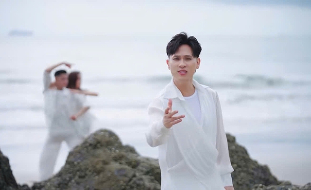 Ca sĩ Nguyên Vũ ra MV "Say một đời vì em"- Ảnh 1. Ca sĩ Nguyên Vũ ra MV "Say một đời vì em"- Ảnh 1.