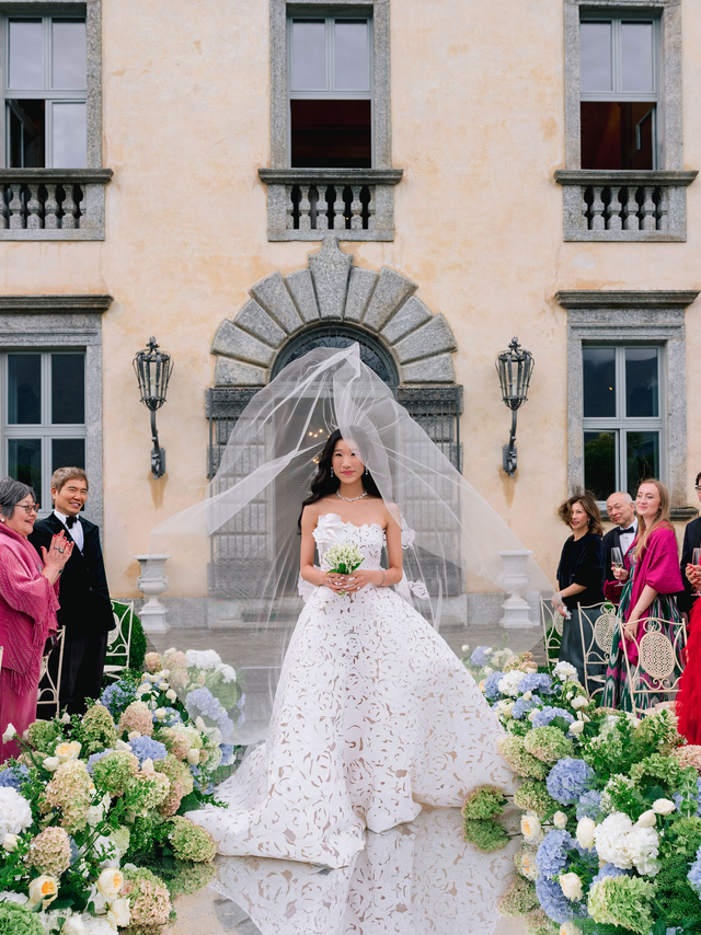 Đám cưới trăm tỷ của tiểu thư hot nhất TikTok lên thẳng Vogue: Dân tình hoài nghi mua bài- Ảnh 18. Đám cưới trăm tỷ của tiểu thư hot nhất TikTok lên thẳng Vogue: Dân tình hoài nghi mua bài- Ảnh 18.