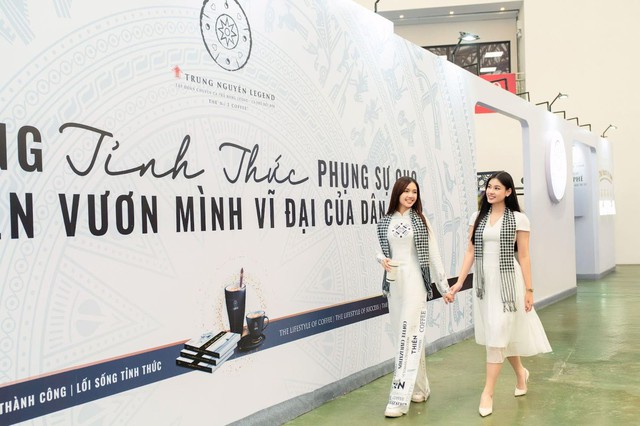 Sắc đẹp và tri thức hội tụ tại chuỗi sự kiện Trung Nguyên Legend dịp Quốc khánh- Ảnh 7. Sắc đẹp và tri thức hội tụ tại chuỗi sự kiện Trung Nguyên Legend dịp Quốc khánh- Ảnh 7.