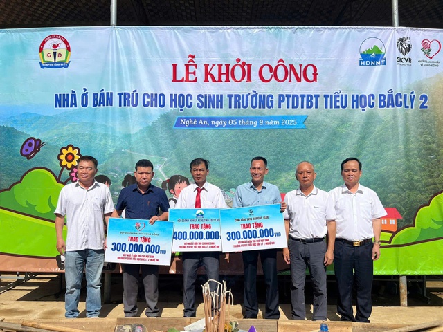 Học trò trường Bắc Lý 2 – Nghệ xem bong da truc tiep cup c1 đón nhận niềm vui mới nhân ngày khai giảng năm học mới- Ảnh 2.