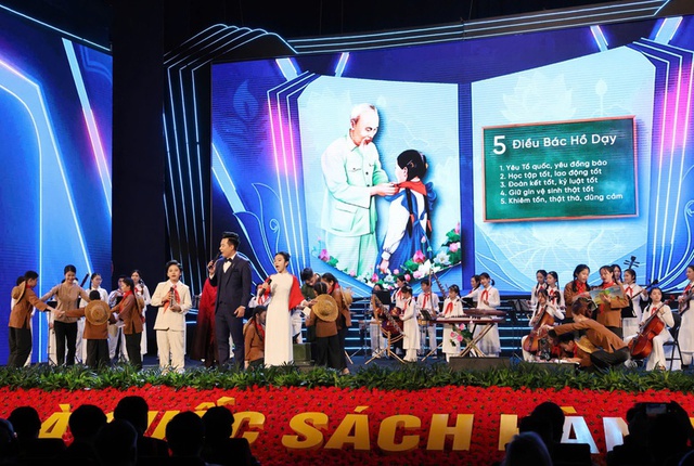 Biểu diễn văn nghệ chào mừng khai giảng năm học mới 2025 – 2026 và kỷ niệm 80 năm truyền thống ngành Giáo dục - Ảnh: VGP/Nhật Bắc. Biểu diễn văn nghệ chào mừng khai giảng năm học mới 2025 – 2026 và kỷ niệm 80 năm truyền thống ngành Giáo dục - Ảnh: VGP/Nhật Bắc.