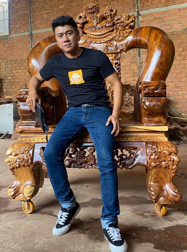 Nam bong da ket qua truc tiep sĩ điển trai như tài tử cực đắt show hội chợ, chuyện sở hữu đế chế nghìn tỷ đồng thực hư ra sao?- Ảnh 3.