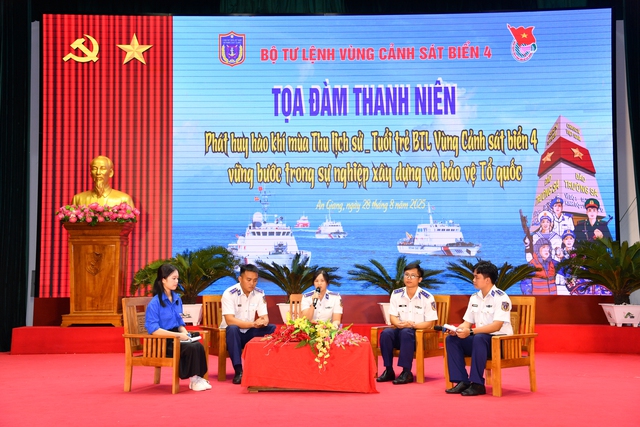 Tuổi trẻ Vùng Cảnh sát biển 4 tọa đàm “Phát huy hào khí mùa Thu lịch sử – vững bước truc tiep bong da vtv6 sự nghiệp xây dựng và bảo vệ Tổ quốc”
- Ảnh 4.