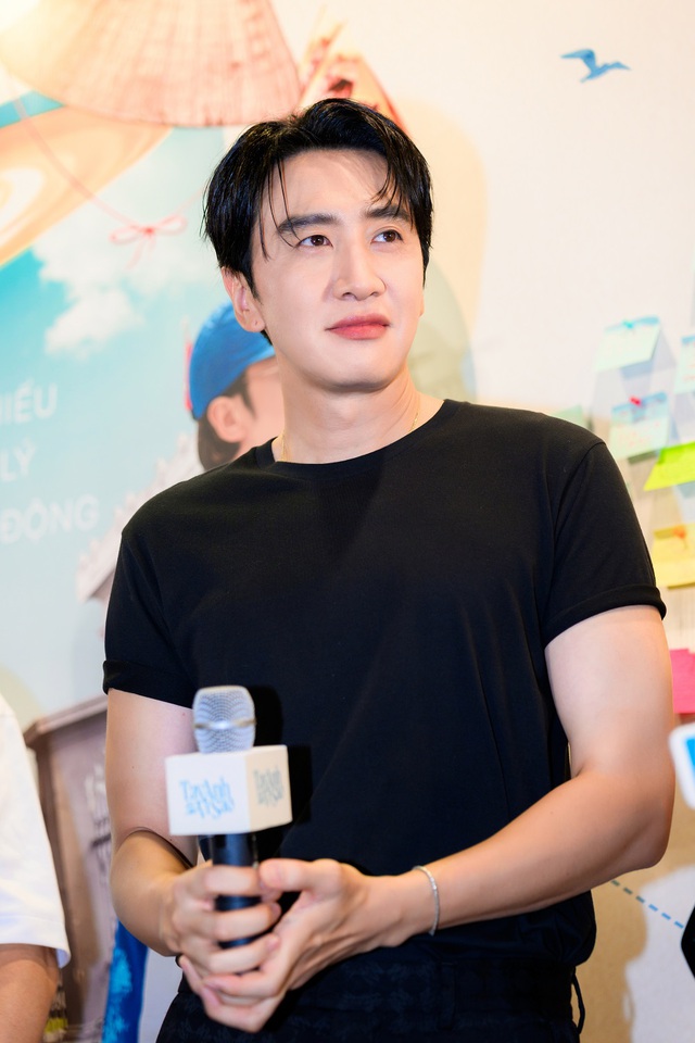 Lee Kwang Soo nói về trải nghiệm đóng cặp với "nàng thơ" màn ảnh Việt- Ảnh 3. Lee Kwang Soo nói về trải nghiệm đóng cặp với "nàng thơ" màn ảnh Việt- Ảnh 3.