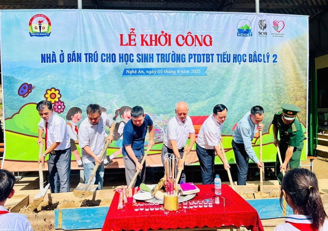 Học trò trường Bắc Lý 2 – Nghệ xem bong da truc tiep cup c1 đón nhận niềm vui mới nhân ngày khai giảng năm học mới- Ảnh 1.