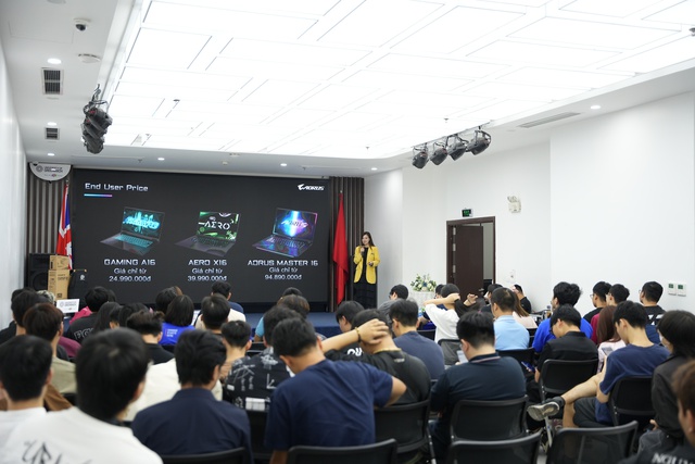 “Làm chủ AI - Làm chủ sự nghiệp”: Workshop giúp bạn trẻ bắt trend AI, trải nghiệm laptop xịn và rinh quà khủng- Ảnh 6. “Làm chủ AI - Làm chủ sự nghiệp”: Workshop giúp bạn trẻ bắt trend AI, trải nghiệm laptop xịn và rinh quà khủng- Ảnh 6.