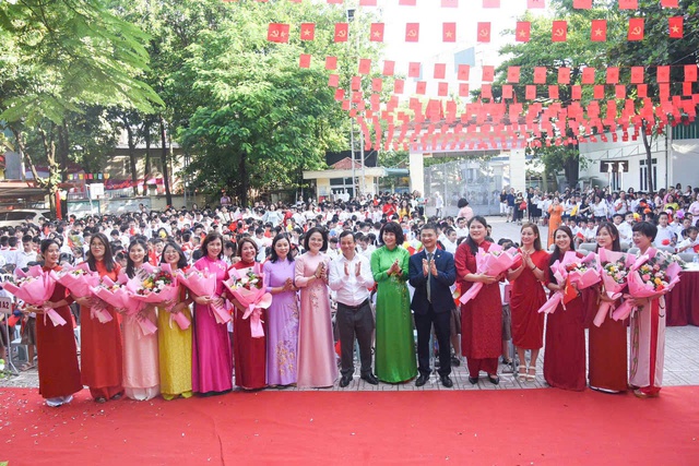 Trường tiểu học Tân Định khai giảng năm học 2025–2026- Ảnh 6. Trường tiểu học Tân Định khai giảng năm học 2025–2026- Ảnh 6.