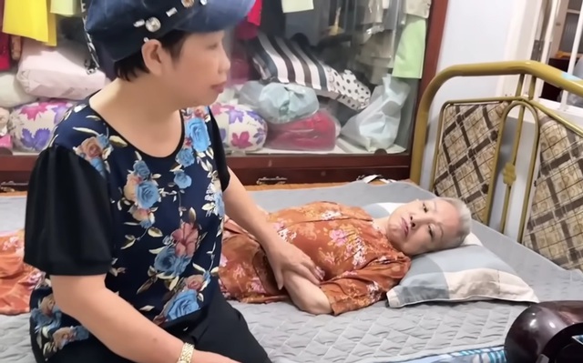Xót truc tiep bong da hom nay "bà hoàng cải lương" ngày càng yếu, nằm một chỗ không còn nhớ ai- Ảnh 1.