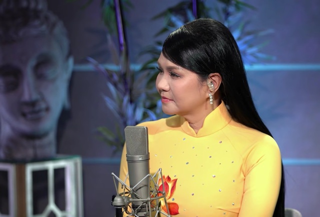 Quang Lê quỳ lạy ban thờ Phật, nguyện ăn chay 2 năm vì 1 việc nhưng bị xúi dại- Ảnh 2. Quang Lê quỳ lạy ban thờ Phật, nguyện ăn lich tuong thuat truc tiep bong da hom nay 2 năm vì 1 việc nhưng bị xúi dại- Ảnh 2.