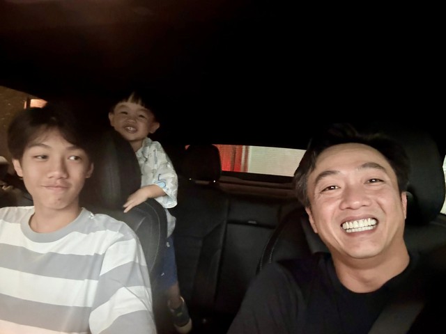 xem bong da truc tiep cup c1 cuối tuần thư giãn cùng bố bên sân golf: Chuẩn thiếu gia nhà hào môn đây rồi- Ảnh 1.