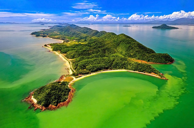 Xã đảo Cái Chiên: Ưu tiên phát triển du lịch, dịch vụ và môi trường để thực sự là biểu tượng của không gian sống xanh- Ảnh 1.