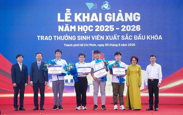 CT Group triển khai Chương trình Học bổng Tài năng Công nghệ tại Đại học Quốc gia - Hồ Chí Minh- Ảnh 3.