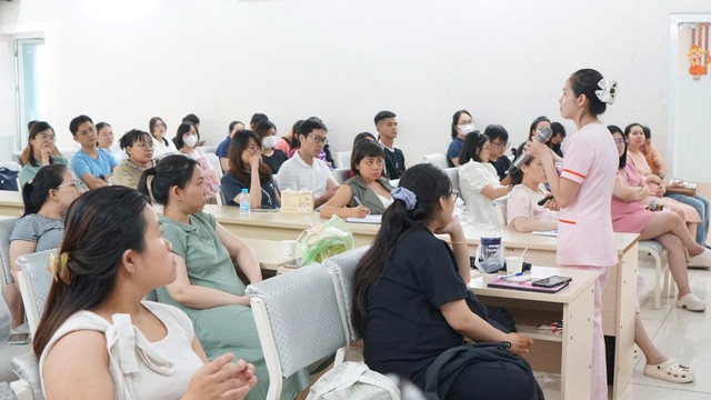 Lớp học tiền sản “Thai giáo” tại Bệnh viện Phụ sản MêKông: Kiến thức bổ ích – Trải nghiệm gắn kết- Ảnh 4.