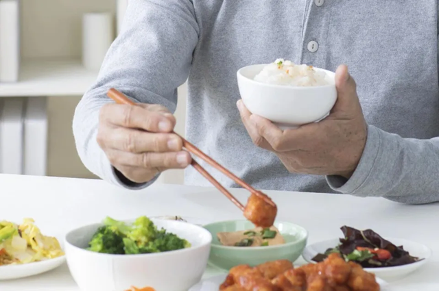 Người sống thọ thường có 5 thói quen ăn uống- Ảnh 1. Người sống thọ thường có 5 thói quen ăn uống- Ảnh 1.
