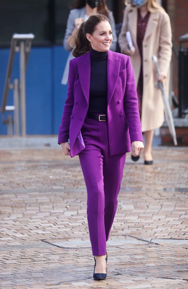 Học Vương phi Kate diện suit: 5 gam màu vừa sang trọng vừa hút tài lộc cho phụ nữ lich tuong thuat truc tiep bong da hom nay niên- Ảnh 1.