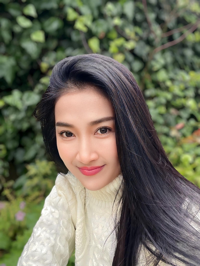 Sao nữ nổi tiếng miền Tây ai cũng biết mặt: Huỷ hôn với bạn trai Tây yêu 12 năm, nhan sắc hiện tại miêu tả bằng 1 chữ!- Ảnh 3. truc tiep bong da keo nha cai nữ nổi tiếng miền Tây ai cũng biết mặt: Huỷ hôn với bạn trai Tây yêu 12 năm, nhan sắc hiện tại miêu tả bằng 1 chữ!- Ảnh 3.