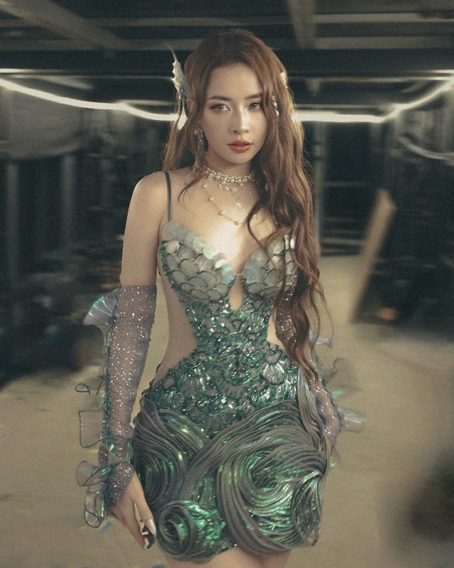 Mỹ nhân đẹp nhất Việt Nam từng bị phản đối làm keo nha cai com truc tiep bong da sĩ nay đắt show đáng nể, song keo nha cai com truc tiep bong da với Huỳnh Hiểu Minh còn gây sốt xứ Trung- Ảnh 7.