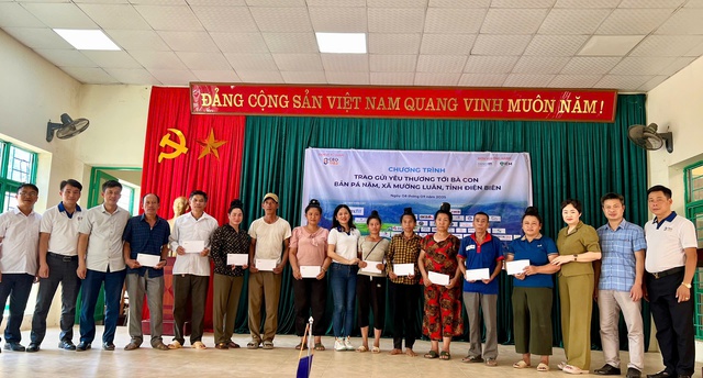 Câu lạc bộ CEO 1983 trao quà và thiết bị học tập cho học sinh và người dân xã Mường Luân tỉnh Điện Biên- Ảnh 3.