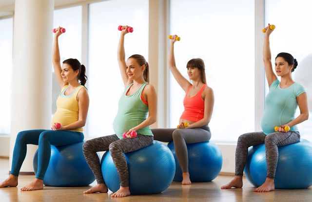 Mẹ bầu 38 tuần chơi cầu lông đến mức ngã cực nguy hiểm: Dân tình ngao ngán vì vẫn bất chấp đăng clip mùi mẫn câu view- Ảnh 6. Mẹ bầu 38 tuần chơi cầu lông đến mức ngã cực nguy hiểm: Dân tình ngao ngán vì vẫn bất chấp đăng clip mùi mẫn câu view- Ảnh 6.