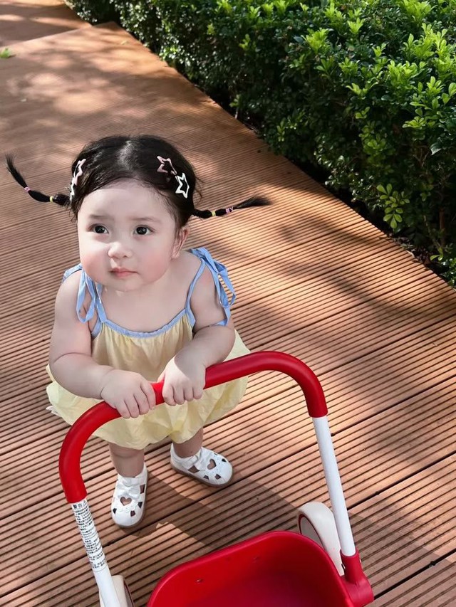 Theo quan niệm d&acirc;n gian, người ta ngại &ldquo;g&aacute;i h&ocirc;m Rằm&rdquo;, nhưng những b&eacute; g&aacute;i sinh v&agrave;o ng&agrave;y Rằm &acirc;m lịch c&oacute; nhiều điểm kh&aacute;c biệt- Ảnh 1.