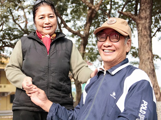 Nữ NSƯT 18 năm chăm chồng bị tai biến, lương 5 triệu đồng, 80 tuổi c&oacute; &ldquo;mỏ v&agrave;ng&rdquo; ở Đức- Ảnh 4.