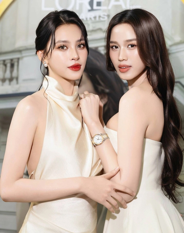 2 Hoa hậu xuất hiện c&ugrave;ng khung h&igrave;nh khiến d&acirc;n t&igrave;nh dậy s&oacute;ng, kh&aacute;m ph&aacute; b&iacute; quyết ăn uống dưỡng nhan của c&aacute;c n&agrave;ng c&agrave;ng th&ecirc;m ngỡ ng&agrave;ng- Ảnh 1.