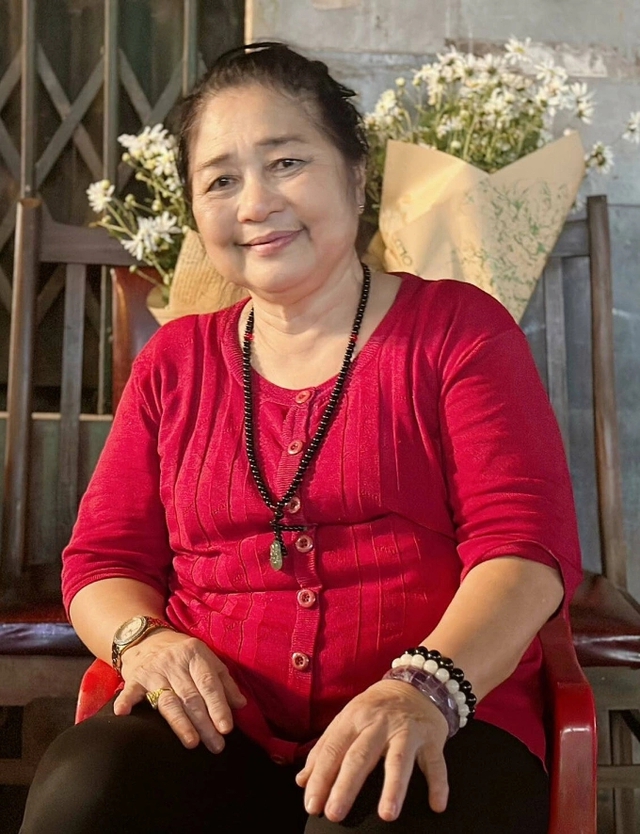 Nữ NSƯT 18 năm chăm chồng bị tai biến, lương 5 triệu đồng, 80 tuổi c&oacute; &ldquo;mỏ v&agrave;ng&rdquo; ở Đức- Ảnh 1.