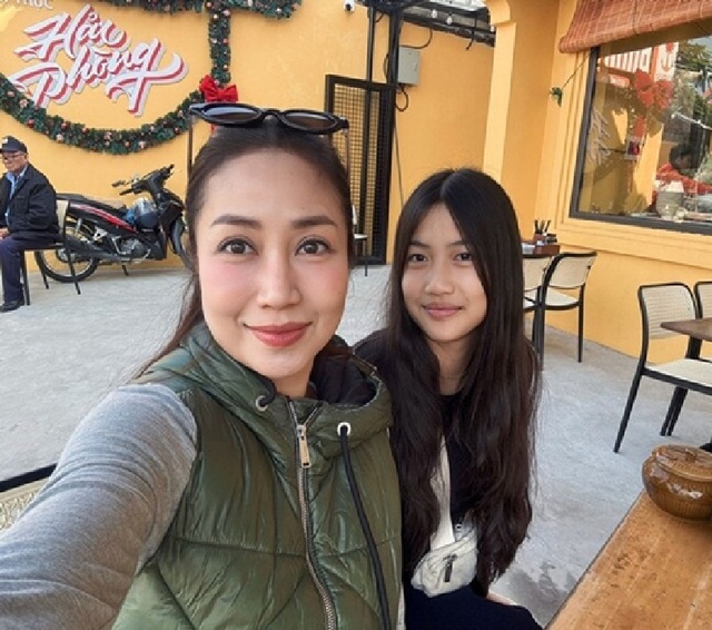 Nữ NSƯT dẫn con từ Úc về quê Hải Phòng, nghẹn ngào nói 1 điều- Ảnh 2. Nữ NSƯT dẫn con từ Úc về quê Hải Phòng, nghẹn ngào nói 1 điều- Ảnh 2.