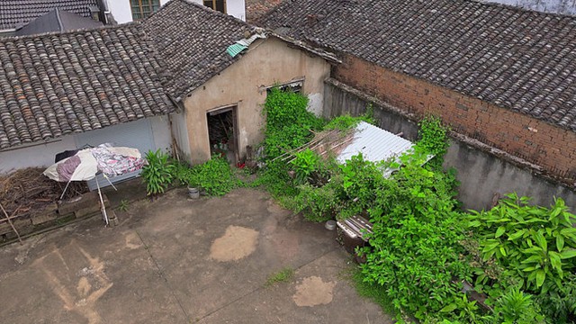 Chi 800 triệu x&acirc;y nh&agrave; cho bố mẹ ngh&egrave;o ở qu&ecirc;, 3 năm sau, người con chết lặng ph&aacute;t hiện ra sự thật về khối t&agrave;i sản giấu k&iacute;n- Ảnh 1.