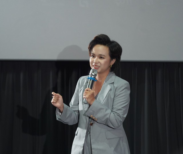 B&agrave; Đặng Bảo Tr&acirc;n &ndash; Gi&aacute;m đốc sản xuất phim chia sẻ về h&agrave;nh tr&igrave;nh thực hiện bộ phim.