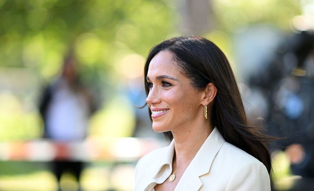 Sự im lặng đ&aacute;ng sợ của Meghan Markle: "Cơn địa chấn" cuối c&ugrave;ng sắp được k&iacute;ch hoạt hay chỉ l&agrave; chi&ecirc;u tr&ograve; dọa dẫm ho&agrave;ng gia?- Ảnh 1.