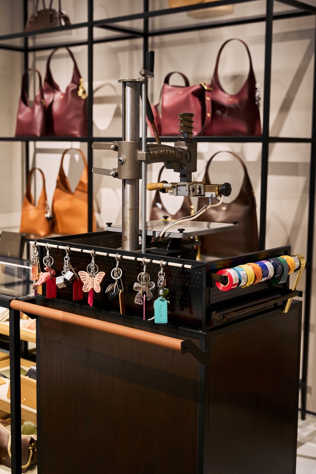 Coach mở ra kh&ocirc;ng gian mới tại Aeon Mall T&acirc;n Ph&uacute; - Khởi đầu h&agrave;nh tr&igrave;nh phong c&aacute;ch 2026- Ảnh 4.