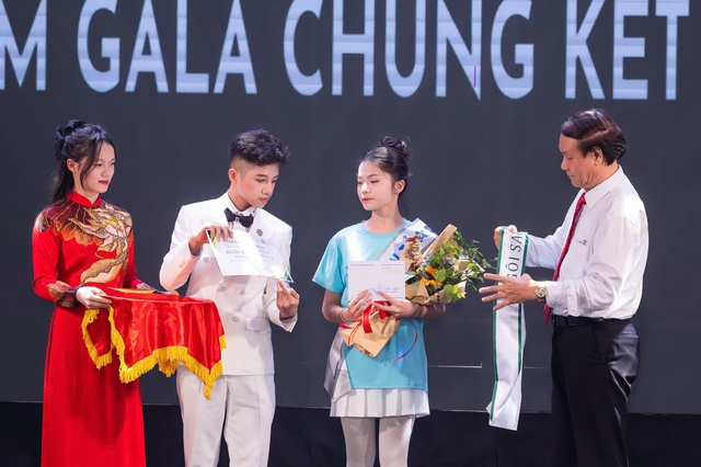 Ph&iacute; Thanh Phương đạt giải "Ng&ocirc;i Sao Catwalk" tại cuộc thi Toả s&aacute;ng Thi&ecirc;n thần nh&iacute; m&ugrave;a 6- Ảnh 5.