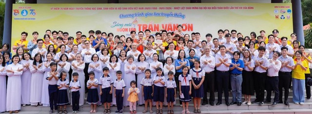 S&aacute;ng m&atilde;i ngọn lửa Trần Văn Ơn: H&agrave;nh tr&igrave;nh về nguồn của tuổi trẻ Th&agrave;nh phố mang t&ecirc;n B&aacute;c- Ảnh 4.