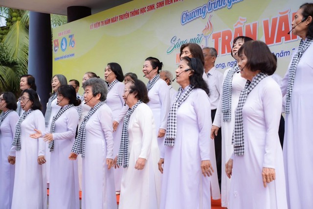 S&aacute;ng m&atilde;i ngọn lửa Trần Văn Ơn: H&agrave;nh tr&igrave;nh về nguồn của tuổi trẻ Th&agrave;nh phố mang t&ecirc;n B&aacute;c- Ảnh 5.