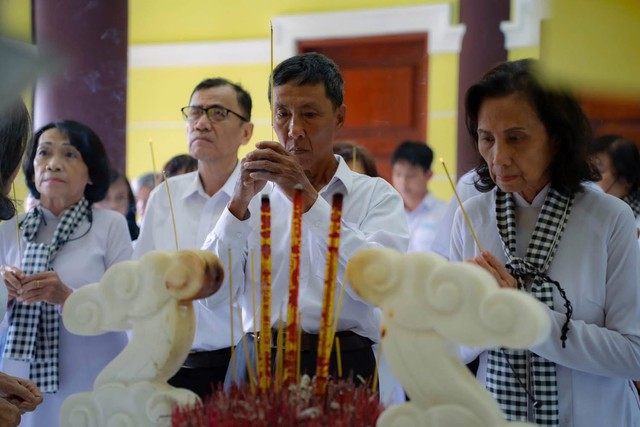 S&aacute;ng m&atilde;i ngọn lửa Trần Văn Ơn: H&agrave;nh tr&igrave;nh về nguồn của tuổi trẻ Th&agrave;nh phố mang t&ecirc;n B&aacute;c- Ảnh 2.
