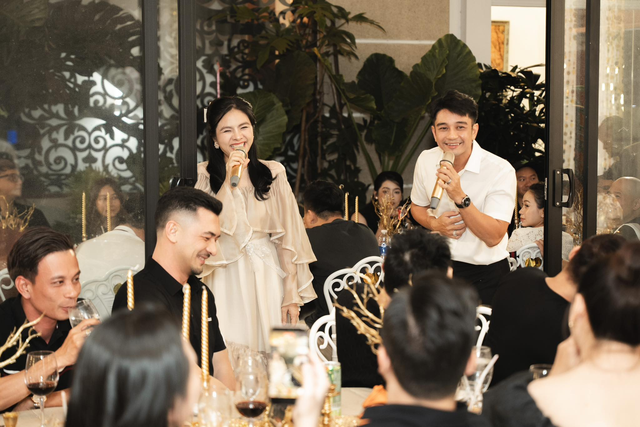 Ph&uacute; b&agrave; 4 con ở dinh thự 1000m2 tự tay chuẩn bị lễ kỷ niệm 10 năm ng&agrave;y cưới, đỉnh thế n&agrave;y bảo sao chồng m&ecirc; đắm!- Ảnh 17.