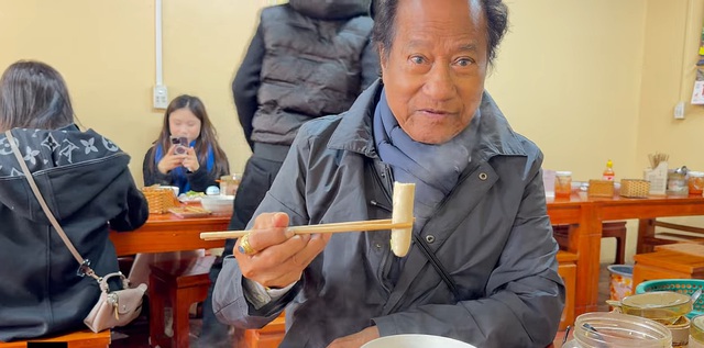 Người d&acirc;n H'Mong ở H&agrave; Giang gặp Chế Linh: "50 năm qua em đ&atilde; nghe danh b&aacute;c"- Ảnh 2.