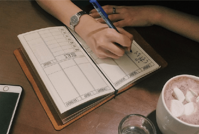 Mẹ chồng "ngồi vẽ" cho con d&acirc;u c&aacute;ch tiết kiệm m&agrave; n&agrave;ng d&acirc;u chỉ biết "&aacute; với ố"- Ảnh 1.