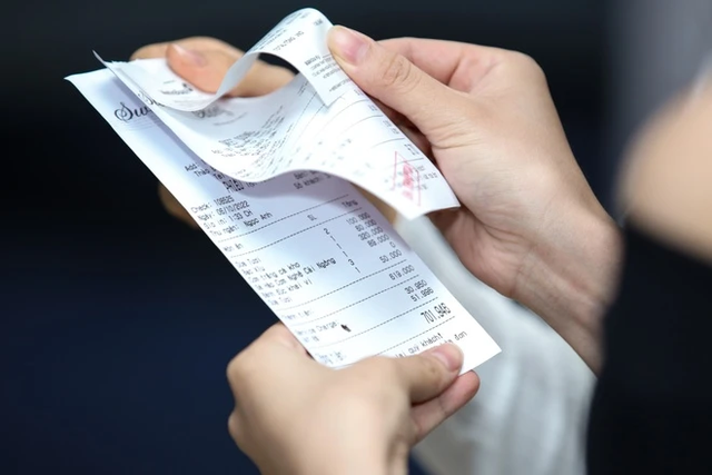 Mời họp lớp 15 người, đến nơi gấp đôi "quân số": Chủ tiệc làm một điều khiến cả bàn ăn chết lặng- Ảnh 2. Mời họp lớp 15 người, đến nơi gấp đôi "quân số": Chủ tiệc làm một điều khiến cả bàn ăn chết lặng- Ảnh 2.