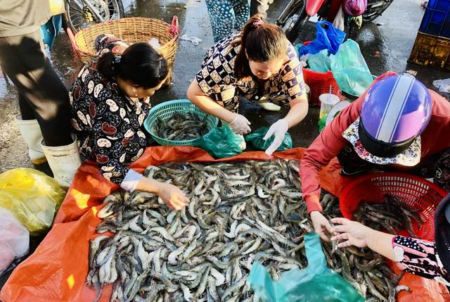 Mẹ chồng "ngồi vẽ" cho con d&acirc;u c&aacute;ch tiết kiệm m&agrave; n&agrave;ng d&acirc;u chỉ biết "&aacute; với ố"- Ảnh 2.
