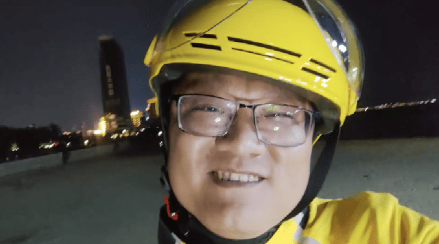 Thạc sĩ, quản l&yacute; cấp cao bỏ việc đi l&agrave;m shipper: "Học giỏi, bằng cấp xịn th&igrave; sao?"- Ảnh 3.