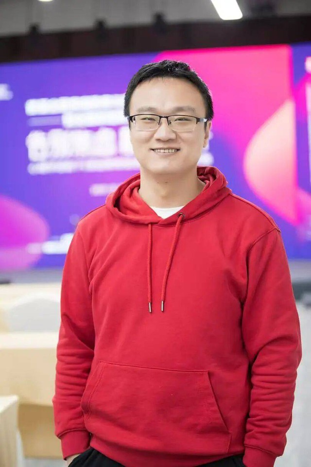 Thạc sĩ, quản l&yacute; cấp cao bỏ việc đi l&agrave;m shipper: "Học giỏi, bằng cấp xịn th&igrave; sao?"- Ảnh 1.