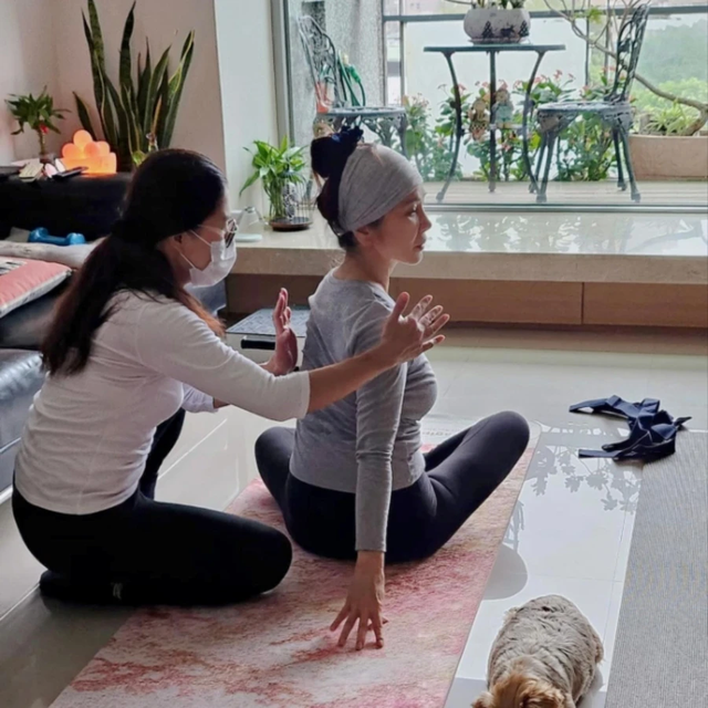 Mỹ nh&acirc;n 69 tuổi kh&ocirc;ng ngại khoe th&acirc;n h&igrave;nh bốc lửa, b&iacute; quyết của sự tự tin đến từ 3 việc- Ảnh 4.