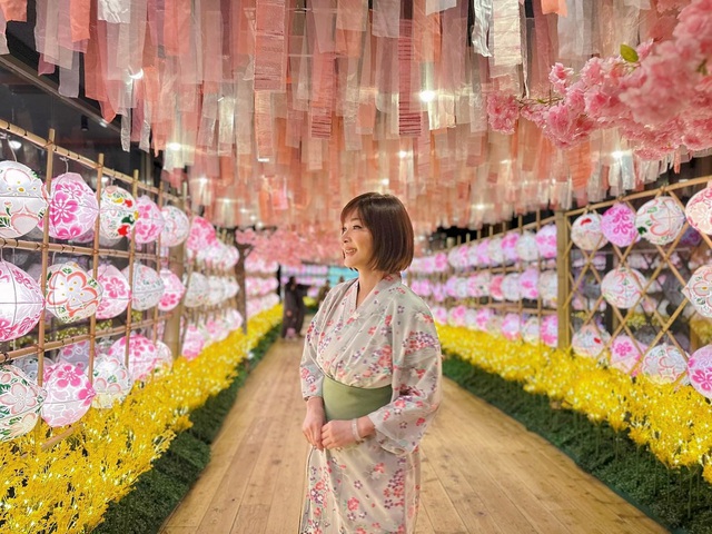 Mỹ nh&acirc;n 69 tuổi kh&ocirc;ng ngại khoe th&acirc;n h&igrave;nh bốc lửa, b&iacute; quyết của sự tự tin đến từ 3 việc- Ảnh 3.