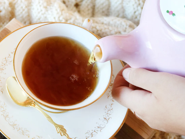 4 loại nước b&igrave;nh thường rất tốt nhưng tuyệt đối KH&Ocirc;NG uống khi bụng đ&oacute;i- Ảnh 2.