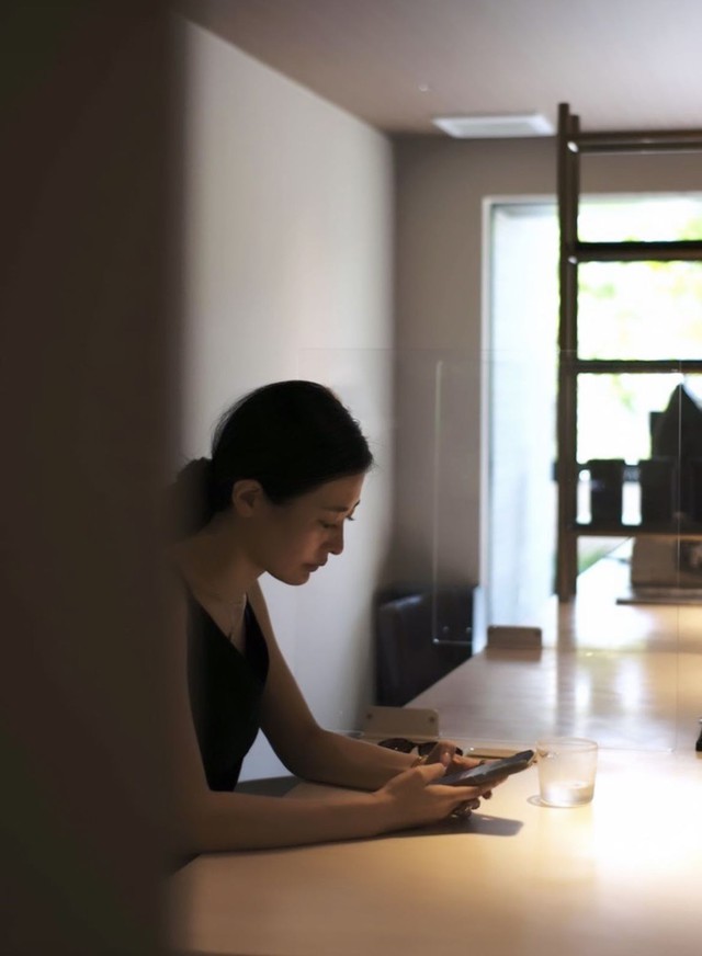 Giấu chồng mua nhà, không cho chồng đứng tên: Cô vợ lên mạng “khóc than” vì bị phát hiện- Ảnh 1. Giấu chồng mua nhà, không cho chồng đứng tên: Cô vợ lên mạng “khóc than” vì bị phát hiện- Ảnh 1.