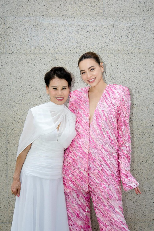 H&igrave;nh ảnh mới nhất của mẹ "nữ ho&agrave;ng giải tr&iacute; Việt" ở tuổi 69 g&acirc;y ch&uacute; &yacute;- Ảnh 3.